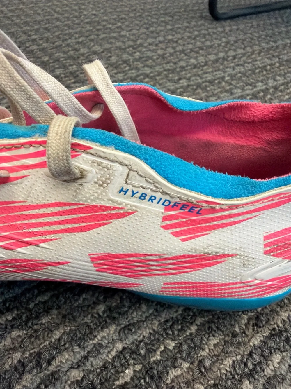 adidas mens predator White Pink & Blue Soccer Cleats size 10